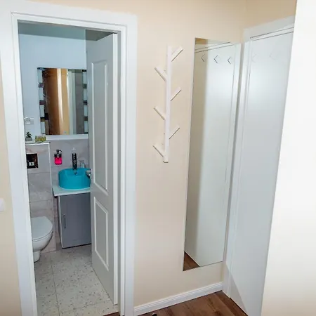 Chic Elite Studio - Roman Square- Self Check-In Metro 3 Min-2